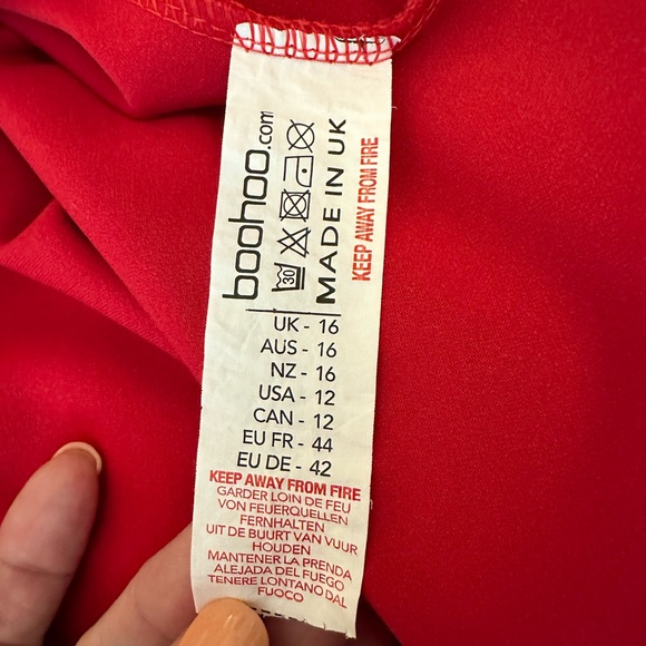 Red Dress 12 - Picture 5 of 6